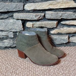 COPY - Tom's women's leather/fabric ankle booties sz 8